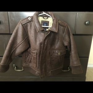Warm  baby Gap jacket for 3 years old boy